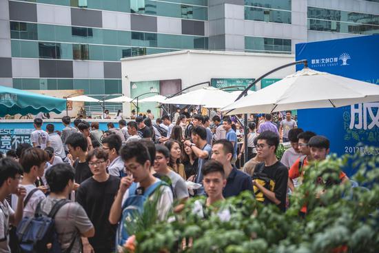 背靠背夺冠 背靠背夺冠