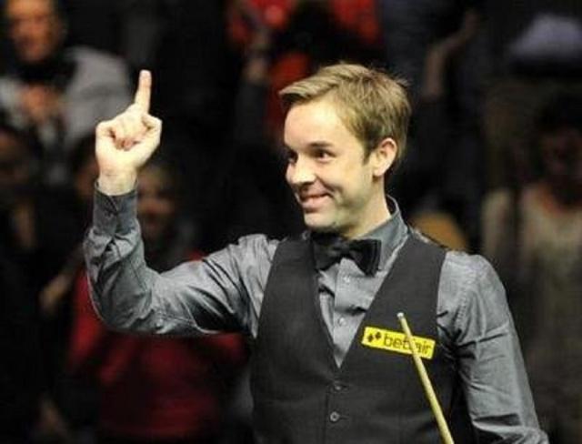 但他在社交 但他在社交