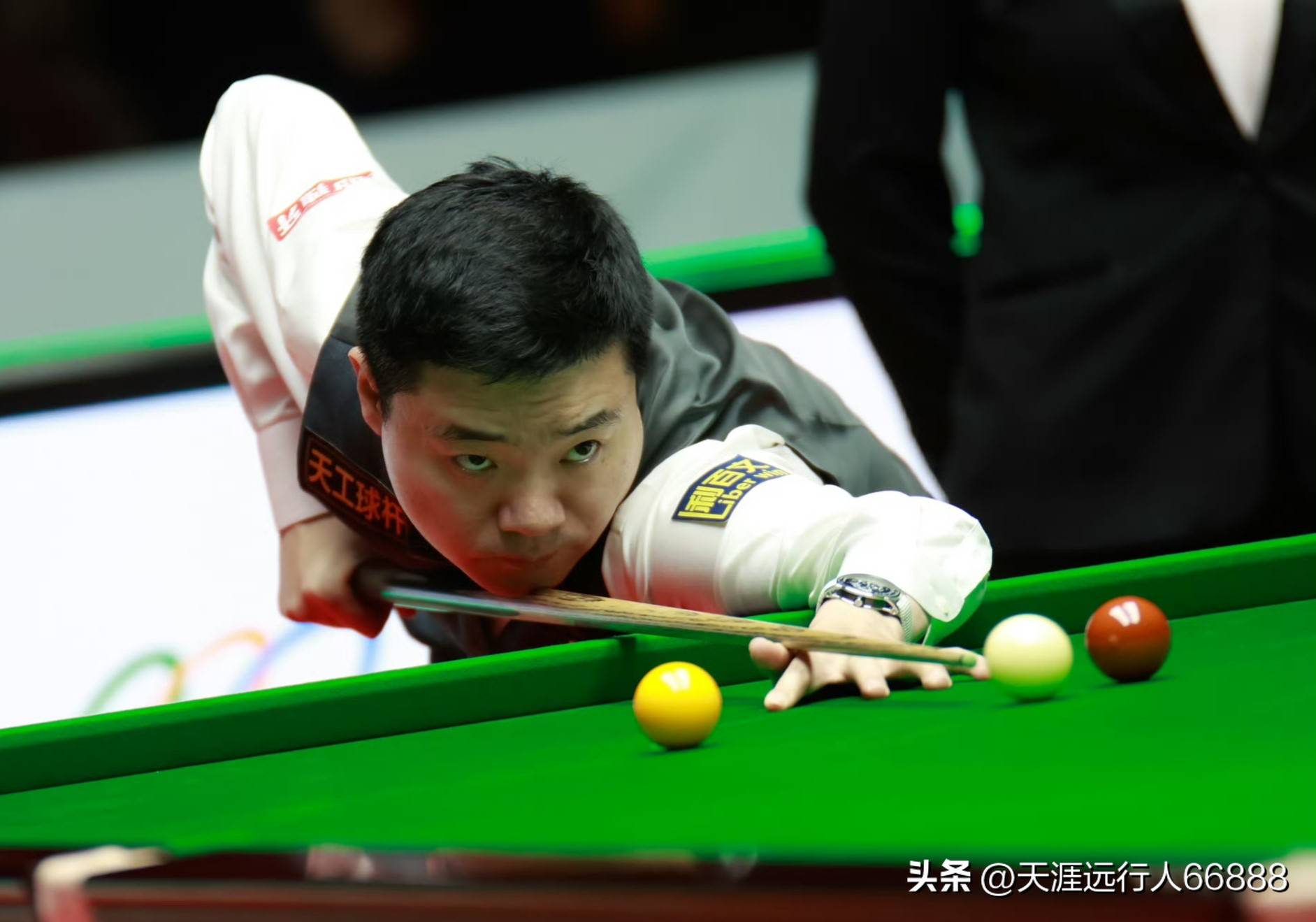 展现出了运 展现出了运